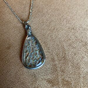 Elegant Silver Pendant Necklace